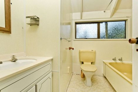 Photo of property in 2/25a Balmain Road, Birkenhead, Auckland, 0626