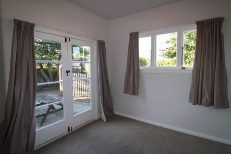 Photo of property in 44 Garreg Road, Bryndwr, Christchurch, 8052