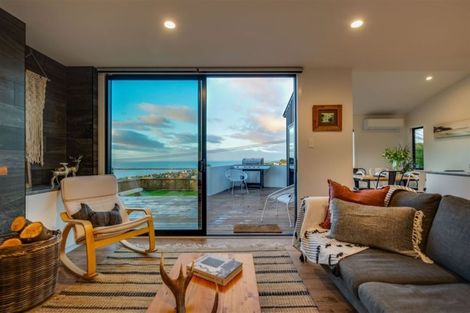 Photo of property in 2/182 Mount Pleasant, Mount Pleasant, Christchurch, 8081