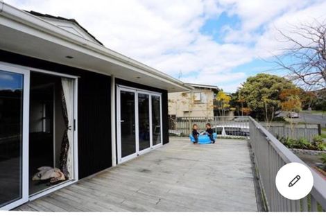 Photo of property in 58 Maxwelton Drive, Mairangi Bay, Auckland, 0630