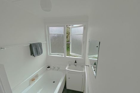 Photo of property in 986 Beach Road, Torbay, Auckland, 0630