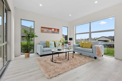 Photo of property in 11 Captain Rings Drive, Papakura, 2110