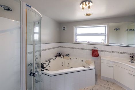 Photo of property in 11 Dart Crescent, Island Bay, Wellington, 6023