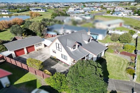 Photo of property in 38 Hennessy Street East, Foxton Beach, Foxton, 4815