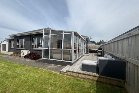 Photo of property in 18 Renfrew Street, Waikiwi, Invercargill, 9810