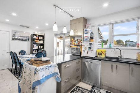 Photo of property in 8 Julian Place, Otara, Auckland, 2023