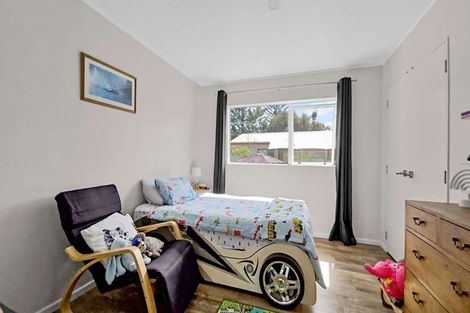 Photo of property in 2/137 Awaroa Road, Helensville, 0800