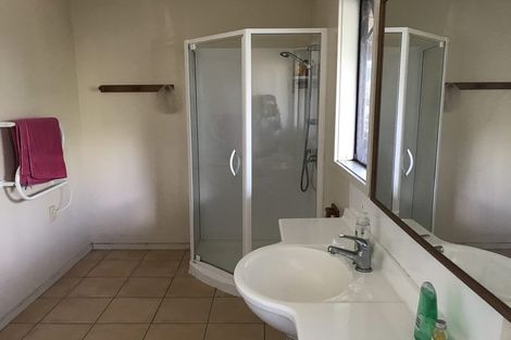 Photo of property in 86 Hadfield Street, Beach Haven, Auckland, 0626