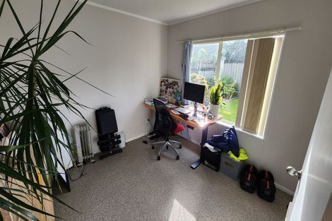 Photo of property in 42 Sheriff Place, Randwick Park, Auckland, 2105