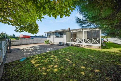 Photo of property in 12 Ussher Place, Pakuranga Heights, Auckland, 2010