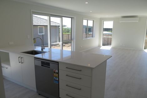 Photo of property in 6 Nottingham Road, Omokoroa, 3114