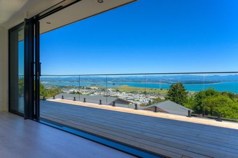 Photo of property in 24 Commodore Place, Britannia Heights, Nelson, 7010