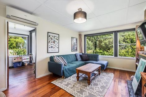 Photo of property in 18 Sidlaw Street, Strathmore Park, Wellington, 6022