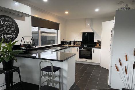 Photo of property in 110 Cracroft Street, Waitara, 4320