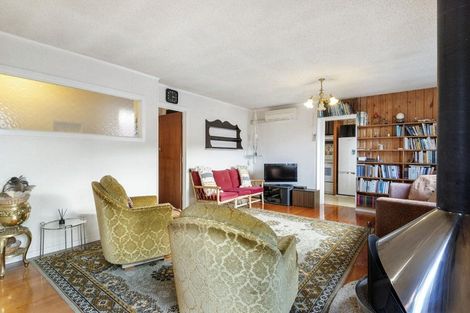 Photo of property in 16 Spencer Road, Pinehill, Auckland, 0632