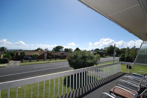 Photo of property in 105 Hutchinsons Road, Bucklands Beach, Auckland, 2014