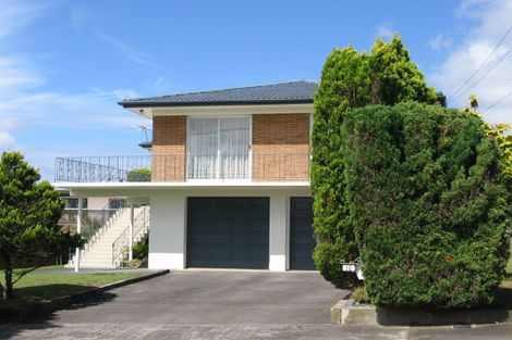 Photo of property in 12 Letterkenny Place, Blockhouse Bay, Auckland, 0600