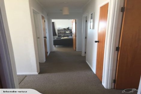 Photo of property in 9 Denarius Lane, Glendene, Auckland, 0602