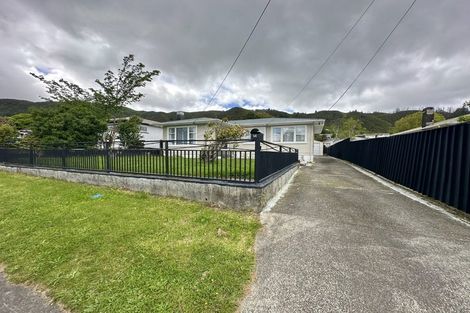 Photo of property in 14 Ruthven Road, Wainuiomata, Lower Hutt, 5014
