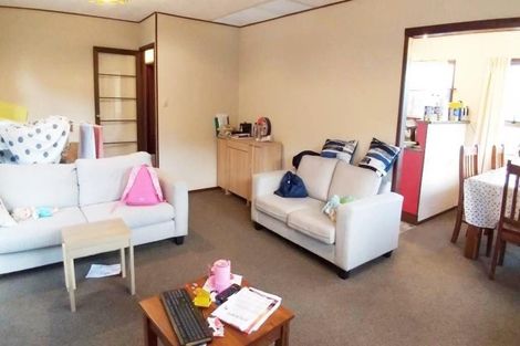 Photo of property in 2/9 Seaton Road, Murrays Bay, Auckland, 0630