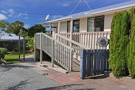 Photo of property in 2 Dalton Road, Snells Beach, 0920