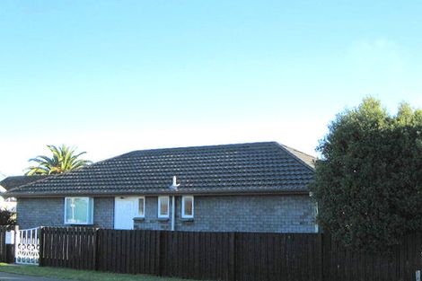 Photo of property in 2/117 Foremans Road, Islington, Christchurch, 8042