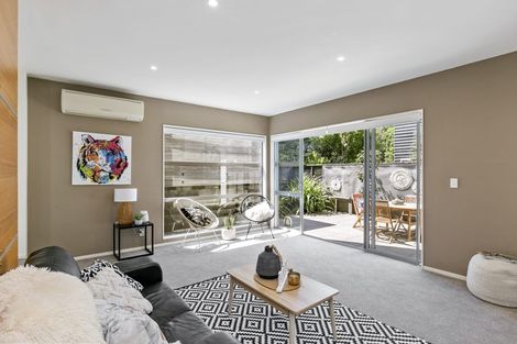 Photo of property in 4 Tiketike Way, Brooklyn, Wellington, 6021