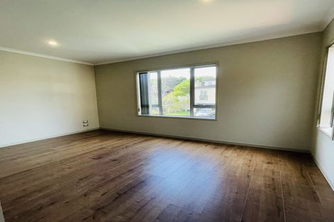 Photo of property in 23 Horizon Road, Oteha, Auckland, 0632