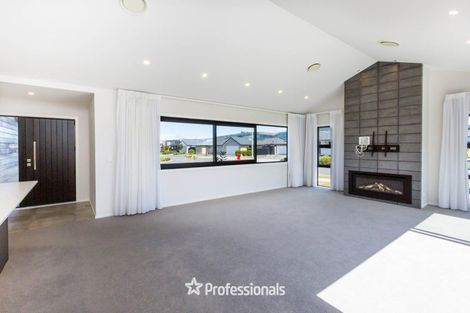 Photo of property in 20 Salisbury Crescent, Wallaceville, Upper Hutt, 5018