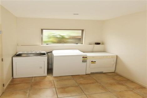 Photo of property in 8 Scarboro Terrace, Murrays Bay, Auckland, 0630