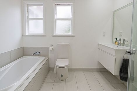 Photo of property in 11 Wairere Grove, Paraparaumu, 5032