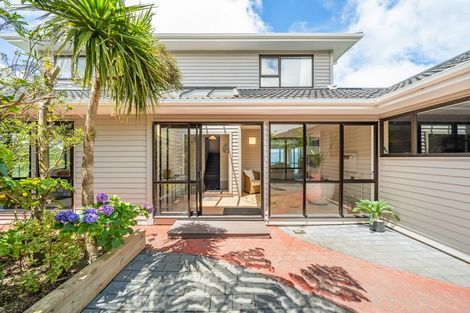 Photo of property in 42 Gurkha Crescent, Khandallah, Wellington, 6035