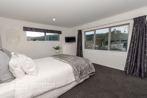 Photo of property in 15 Brentwood Street, Trentham, Upper Hutt, 5018