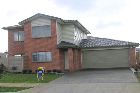 Photo of property in 17 Strundeen Close, Flat Bush, Auckland, 2016