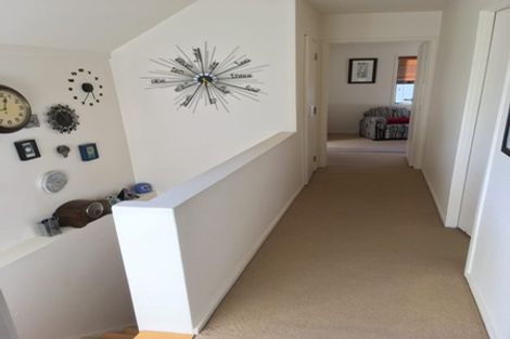 Photo of property in 2/22 Tree View Avenue, Glenfield, Auckland, 0629