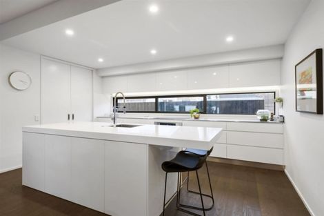 Photo of property in 64 Clyde Road, Ilam, Christchurch, 8041