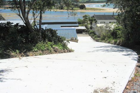 Photo of property in 10 Bush Point Road, Cable Bay, 0420