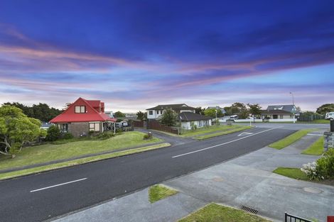 Photo of property in 77 Calluna Crescent, Totara Heights, Auckland, 2105