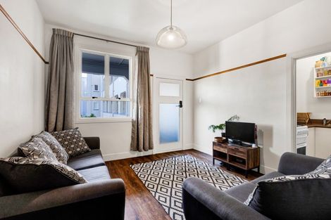 Photo of property in Devonport Apartments, 31/127 Saint Aubyn Street, New Plymouth, 4310