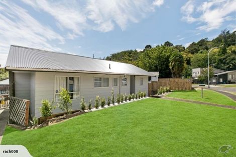 Photo of property in 28 Dingadee Street, Welcome Bay, Tauranga, 3112