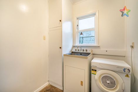 Photo of property in 385 Stokes Valley Road, Stokes Valley, Lower Hutt, 5019