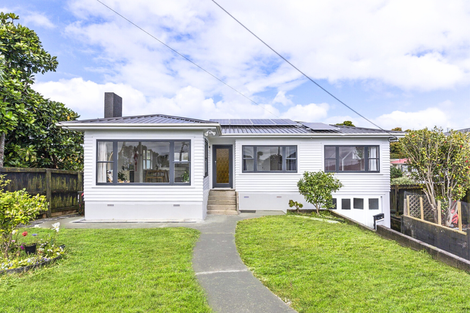 Photo of property in 692 East Coast Road, Pinehill, Auckland, 0632