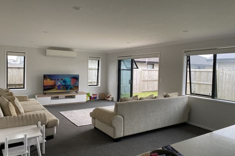 Photo of property in 4 Komata Crescent, Papamoa Beach, Papamoa, 3118