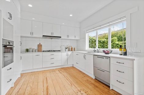 Photo of property in 1/92 East Coast Road, Milford, Auckland, 0620