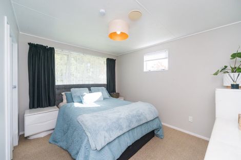 Photo of property in 16 Kowhai Street, Tokomaru, Palmerston North, 4474