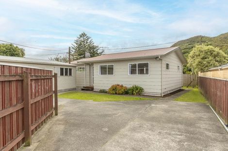 Photo of property in 2/108 Hewer Crescent, Naenae, Lower Hutt, 5011
