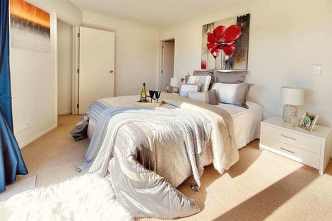 Photo of property in 16 Spalding Rise, Golflands, Auckland, 2013