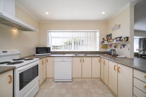 Photo of property in 14 Woodgate Court, Fitzherbert, Palmerston North, 4410