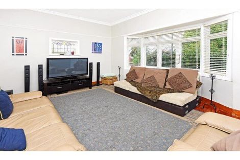 Photo of property in 2 Mckean Avenue, Manurewa, Auckland, 2102