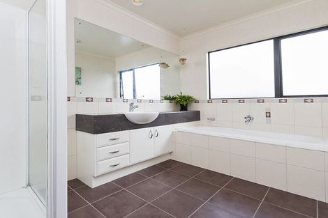 Photo of property in 89 Middlefield Drive, Flat Bush, Auckland, 2016